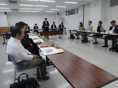 行政改革推進委員会委嘱式・第１回委員会