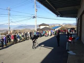 甲州市景観改善事業「ガードレールペンキ塗り」【ＪＲ勝沼ぶどう郷駅周辺】