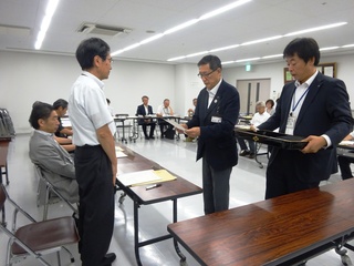 健康づくり推進協議会 委嘱状交付式【市役所本庁舎 国際交流センター】