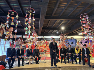 0211ひな飾りと桃の花まつり