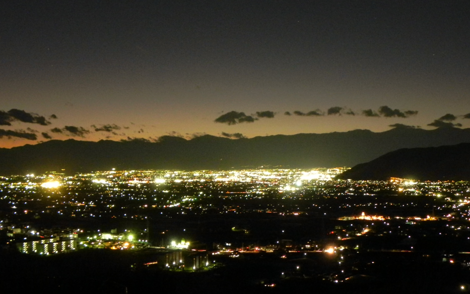 ぶどうの丘から見た夜景の画像