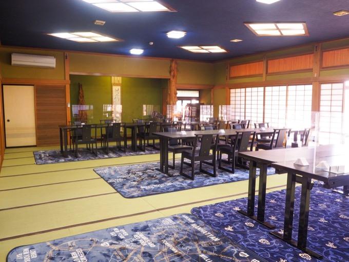 20~100名ほどまで貸切ることができる団体席の画像