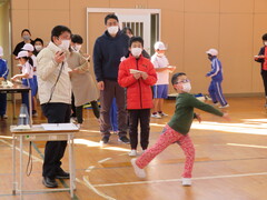 紙飛行機飛ばし大会
